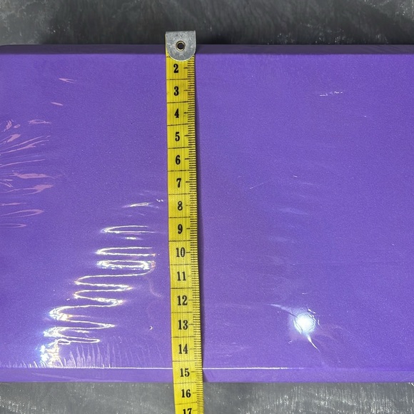 Yoga Bundle: GoZone Yoga socks, vavavoom yoga book.. - Picture 10 of 11